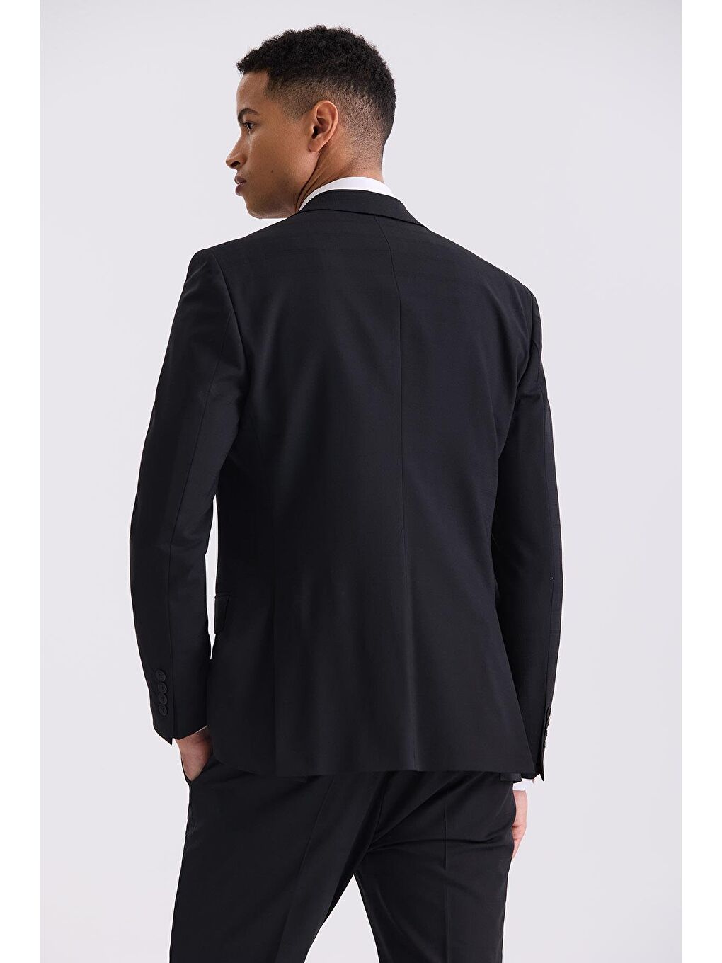 Siyah Slim Fit Sivri Yaka Yelekli Yünlü Takım Elbise-3