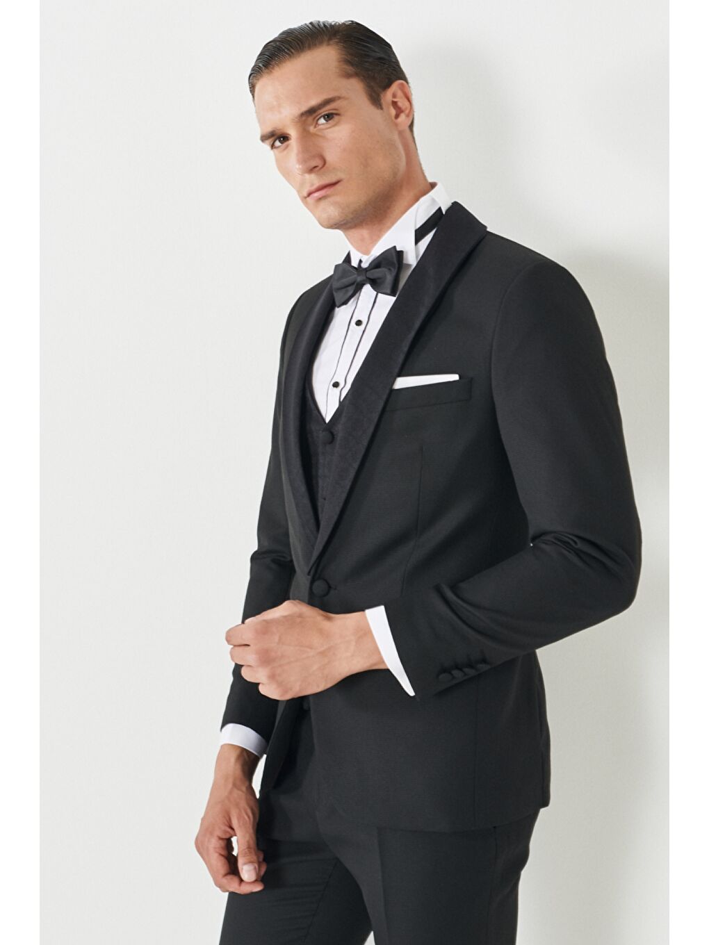 Erkek Siyah Ekstra Slim Fit Dar Kesim Kırlangıç Yaka Desenli Yelekli Smokin Takım