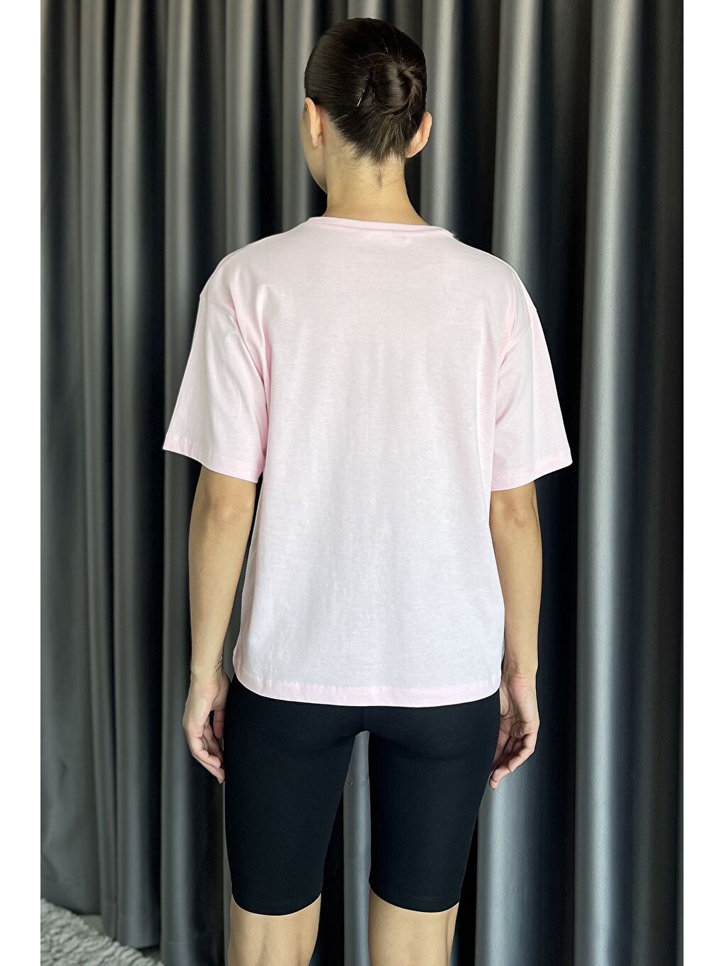 Pembe V Yaka Basıc Tişört-2