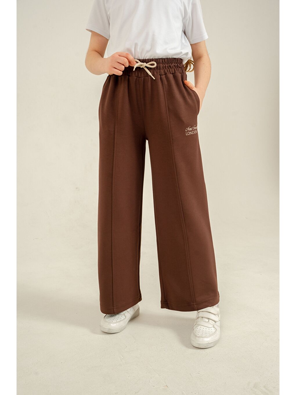 Kahverengi New Team London Nakışlı Yumuşak Dokulu - Comfort Kumaş Kız Çocuk Eşofman Altı