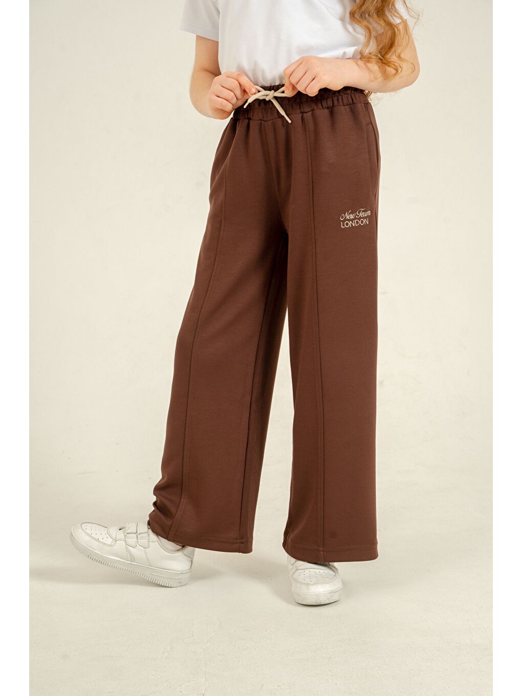 Kahverengi New Team London Nakışlı Yumuşak Dokulu - Comfort Kumaş Kız Çocuk Eşofman Altı-1