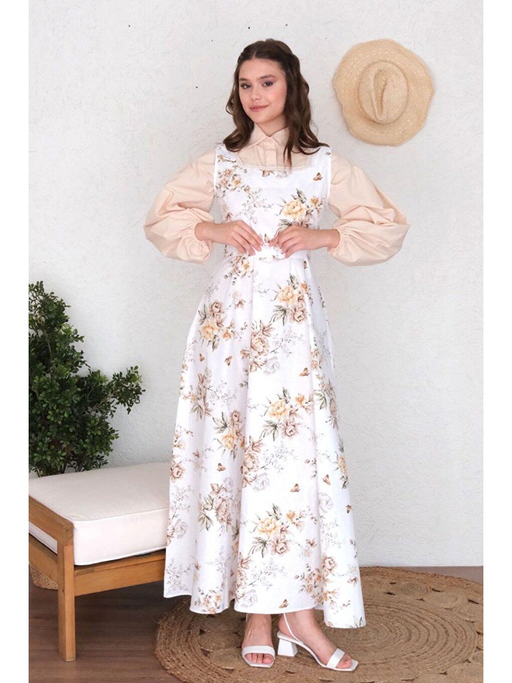 Ekru Krem Bebe Yaka Crop Gömlek & Çiçekli Kare Yaka Jile