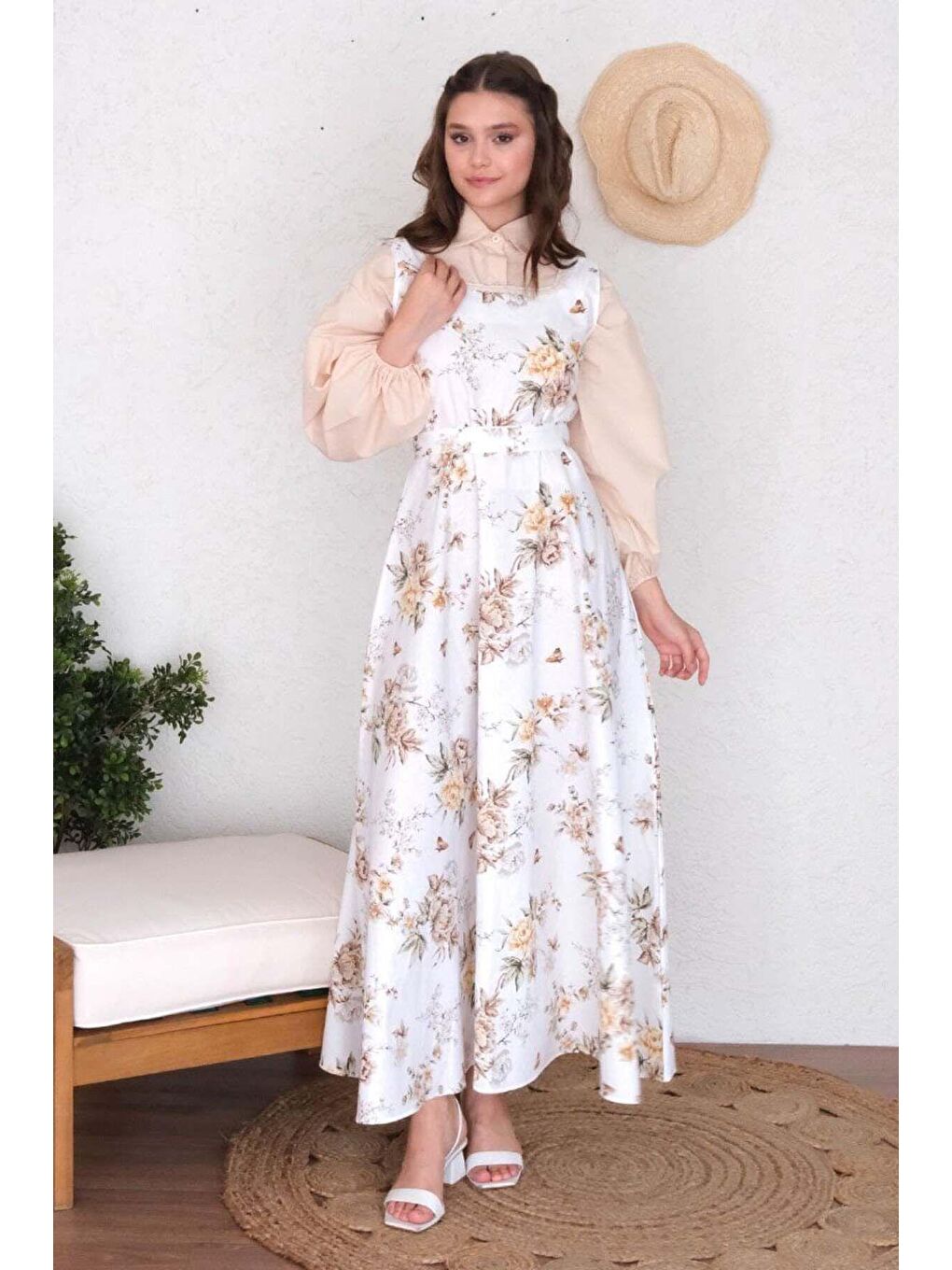 Ekru Krem Bebe Yaka Crop Gömlek & Çiçekli Kare Yaka Jile-1