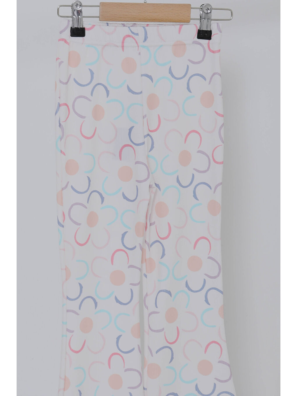 Kız Çocuk Beyaz Çiçek Desenli İspanyol Paça Tayt - 27057-1