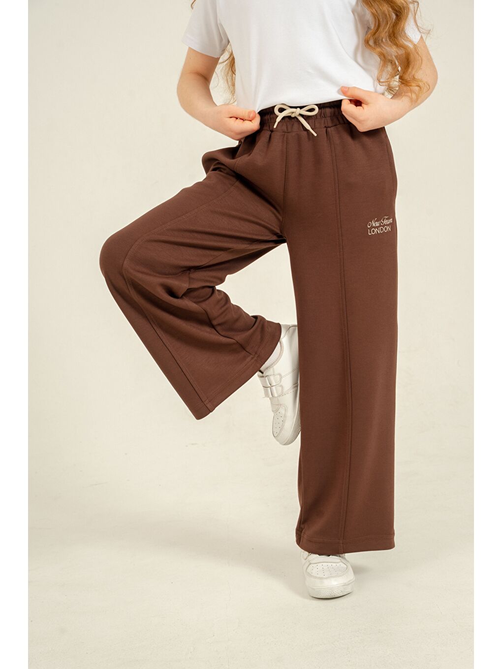 Kahverengi New Team London Nakışlı Yumuşak Dokulu - Comfort Kumaş Kız Çocuk Eşofman Altı-3