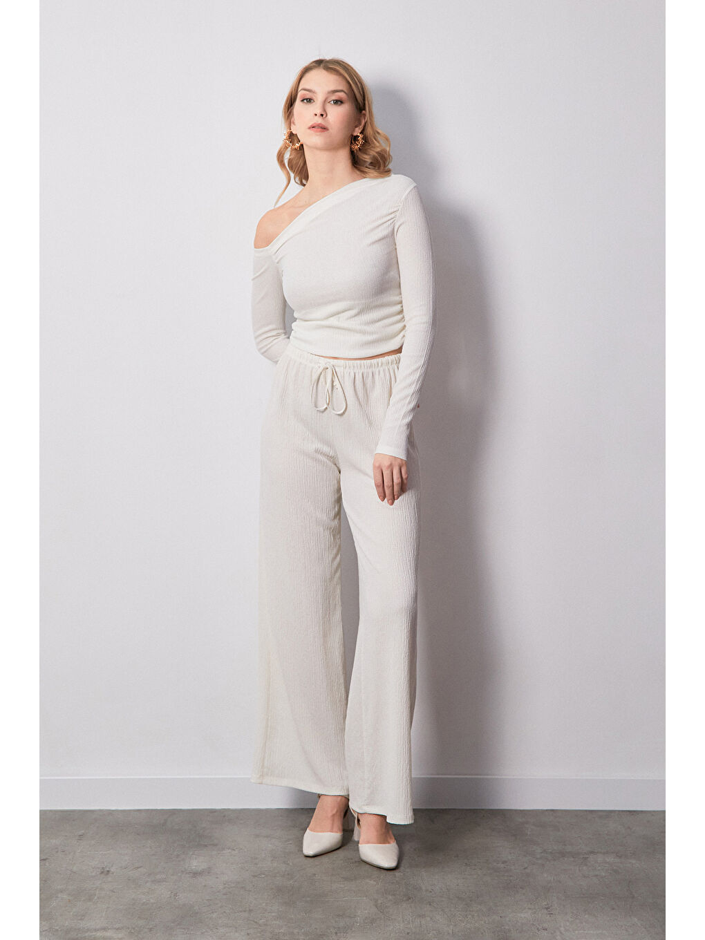 Ekru Beli Lastikli Bürümcük Kumaş Palazzo Pantolon-2