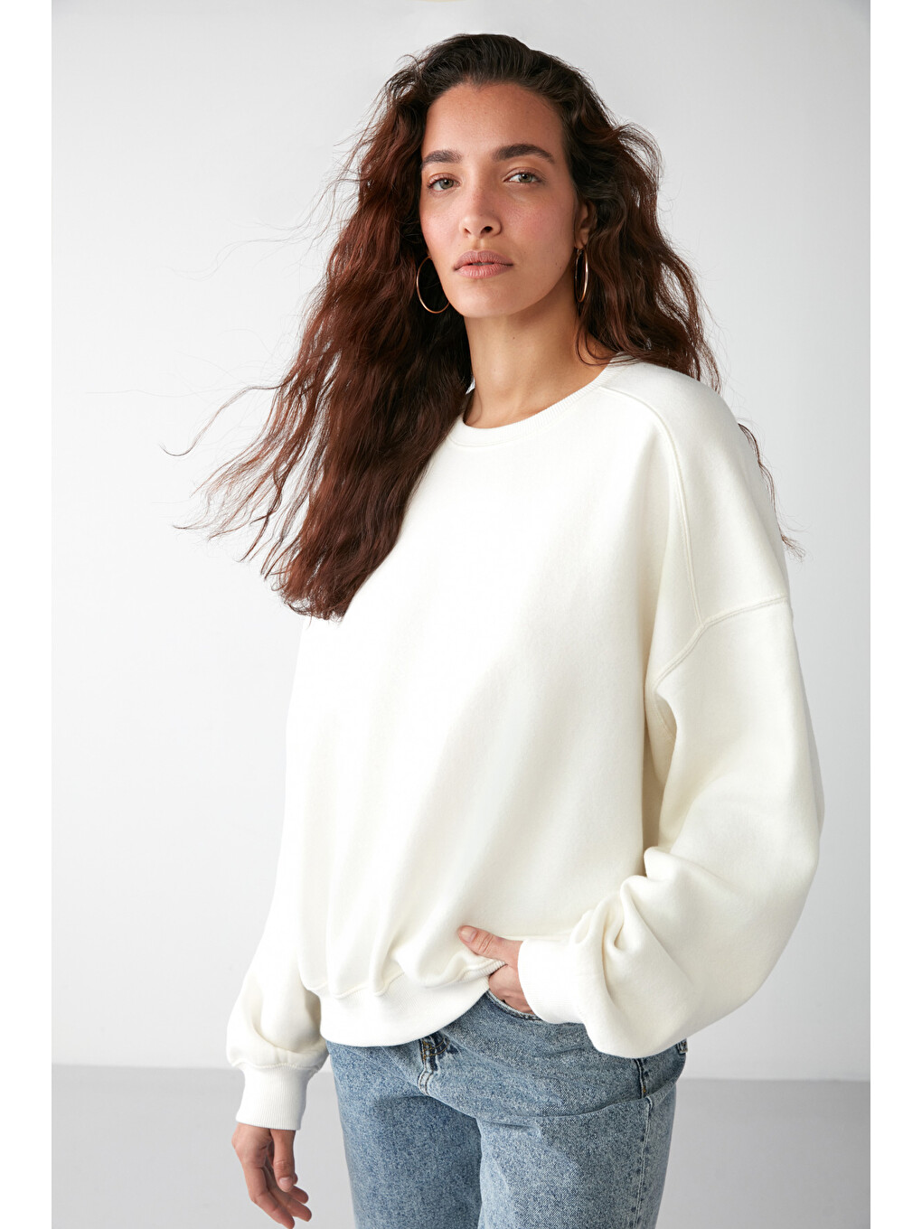 Bej Susana Kadın Bisiklet Yaka İçi Polarlı Oversize Fit Basic Vanilya Sweatshirt-4