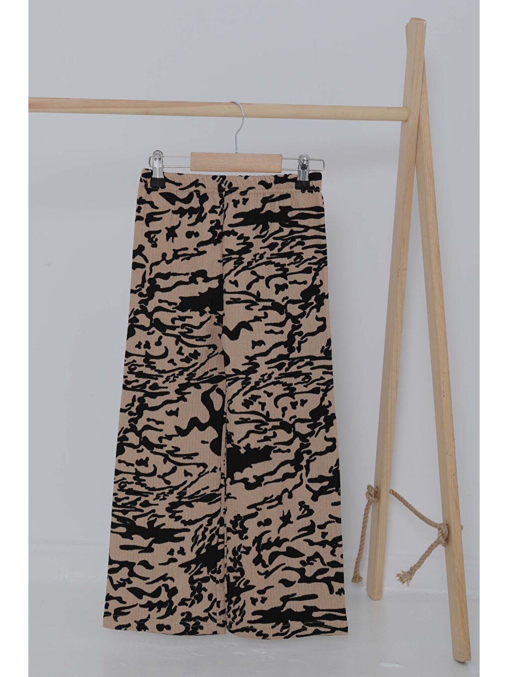 Kız Çocuk Bej Leopar Desenli Pijama Altı - 27051