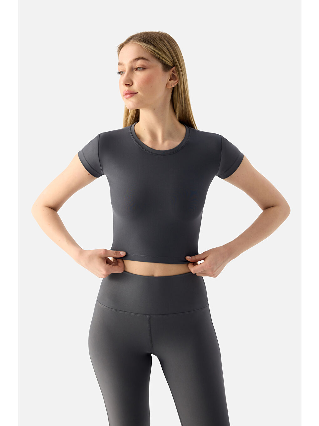 Gri Melina Kısa Kol Füme Crop Top