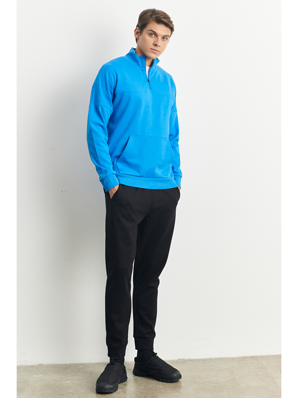 Erkek İndigo Standart Fit Normal Kesim Bato Yaka Fermuarlı Kanguru Cepli Sweatshirt-1