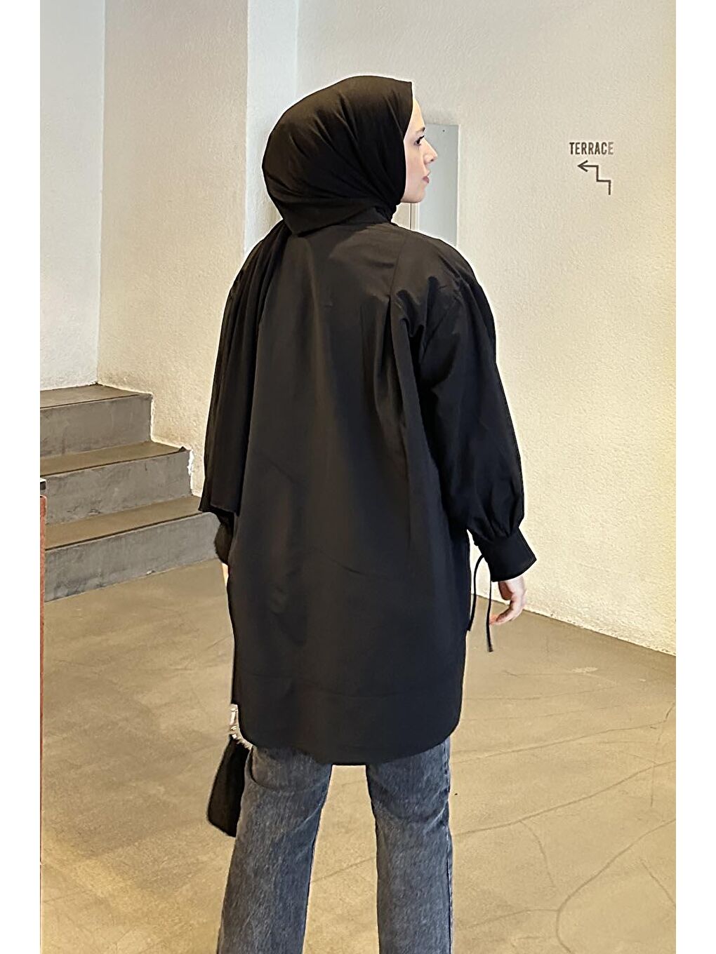 Manşeti Biyeli Tunik Siyah-3