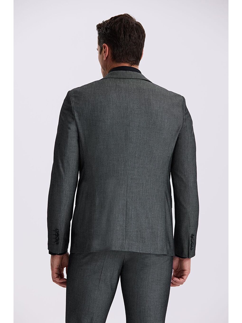 Siyah Slim Fit Mono Yaka Yelekli Çift Yırtmaçlı Takım Elbise-3