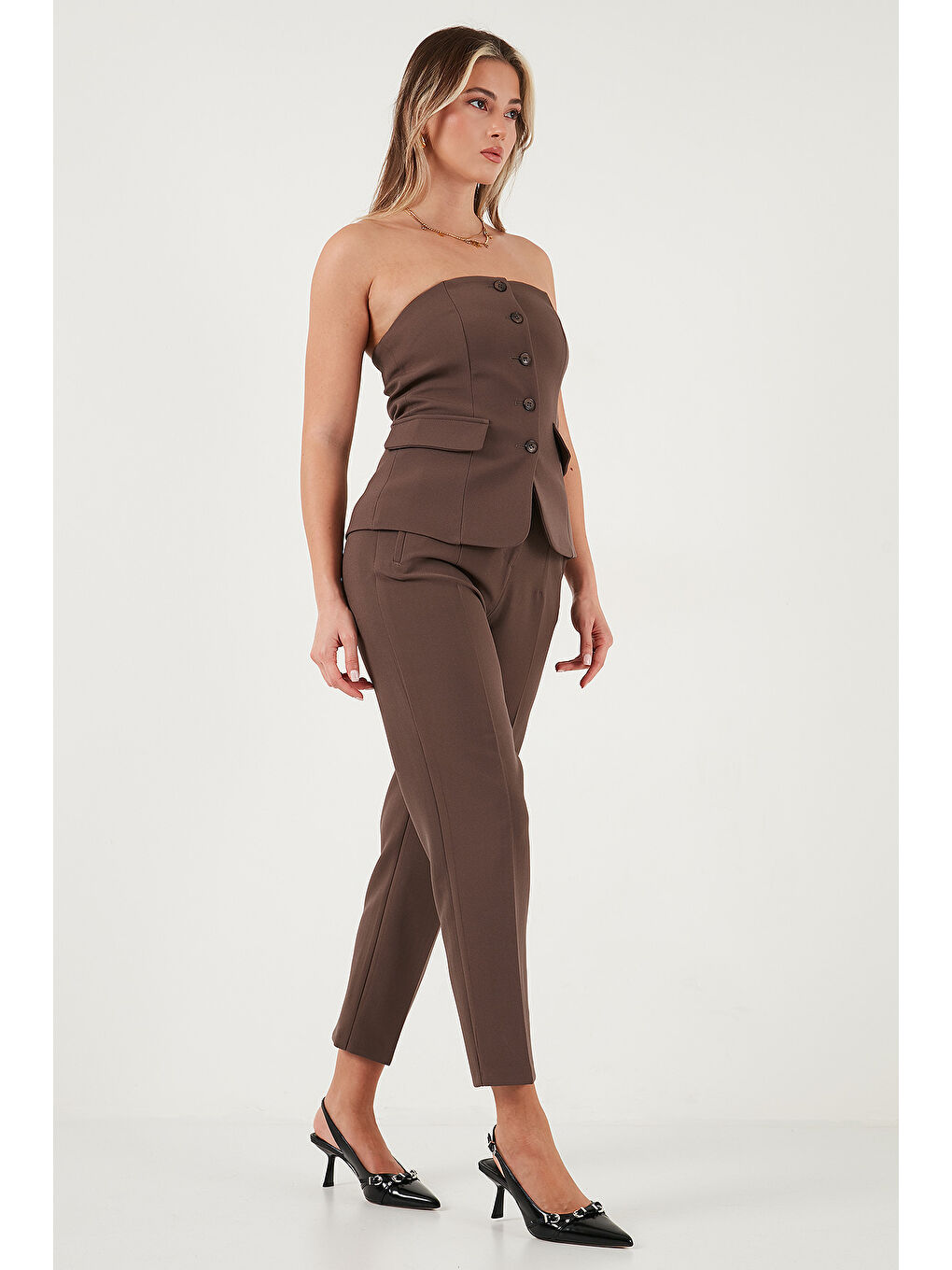 Kahverengi Regular Fit Yüksel Bel Düz Paça Havuç Pantolon 68350109-1