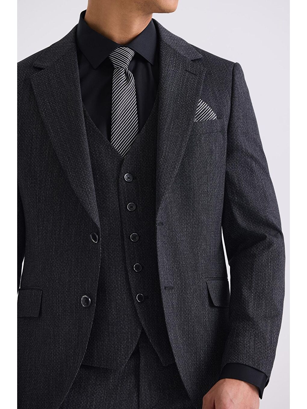 Siyah Slim Fit Mono Yaka Yelekli Takım Elbise-2