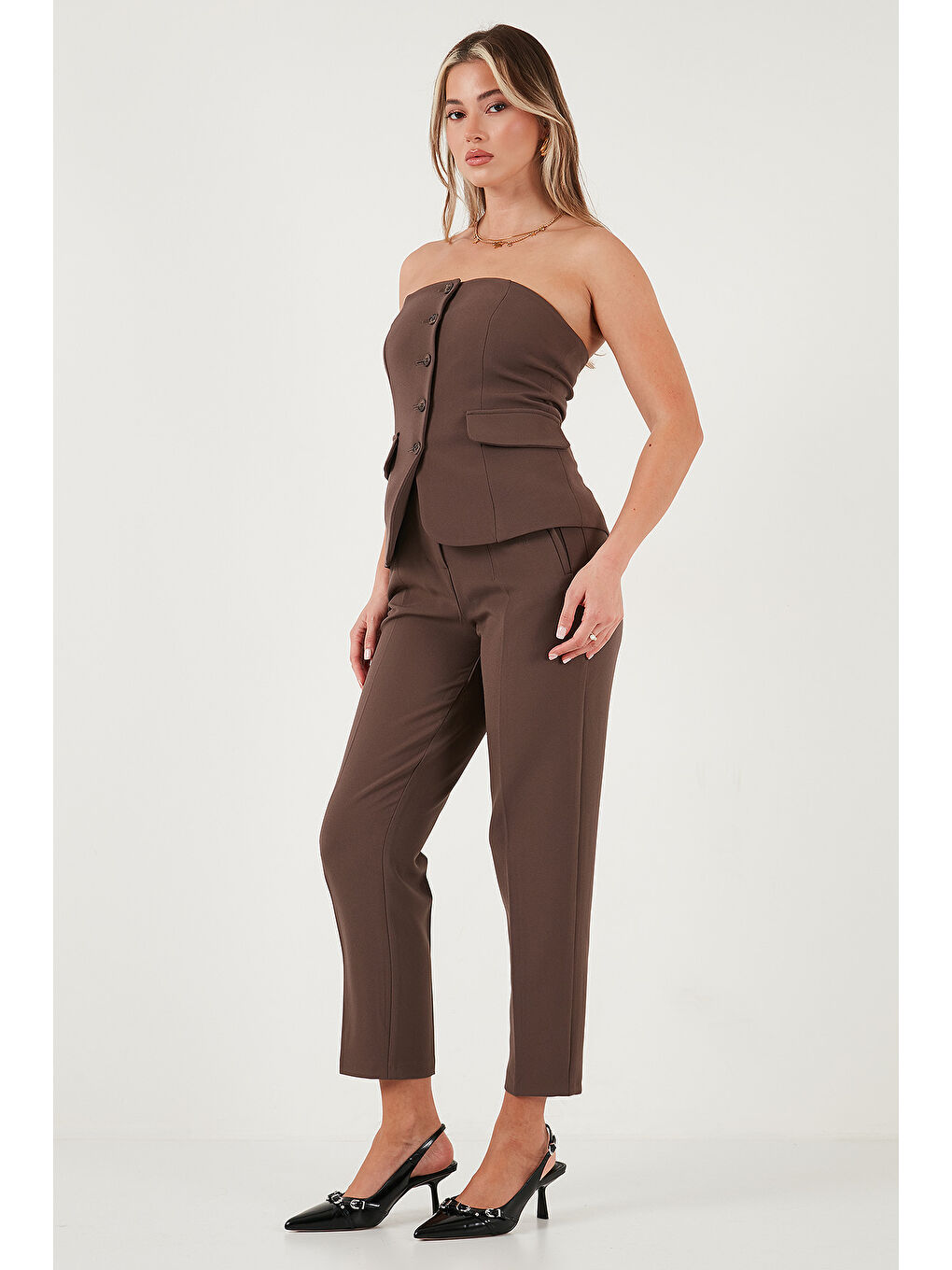 Kahverengi Regular Fit Yüksel Bel Düz Paça Havuç Pantolon 68350109-3