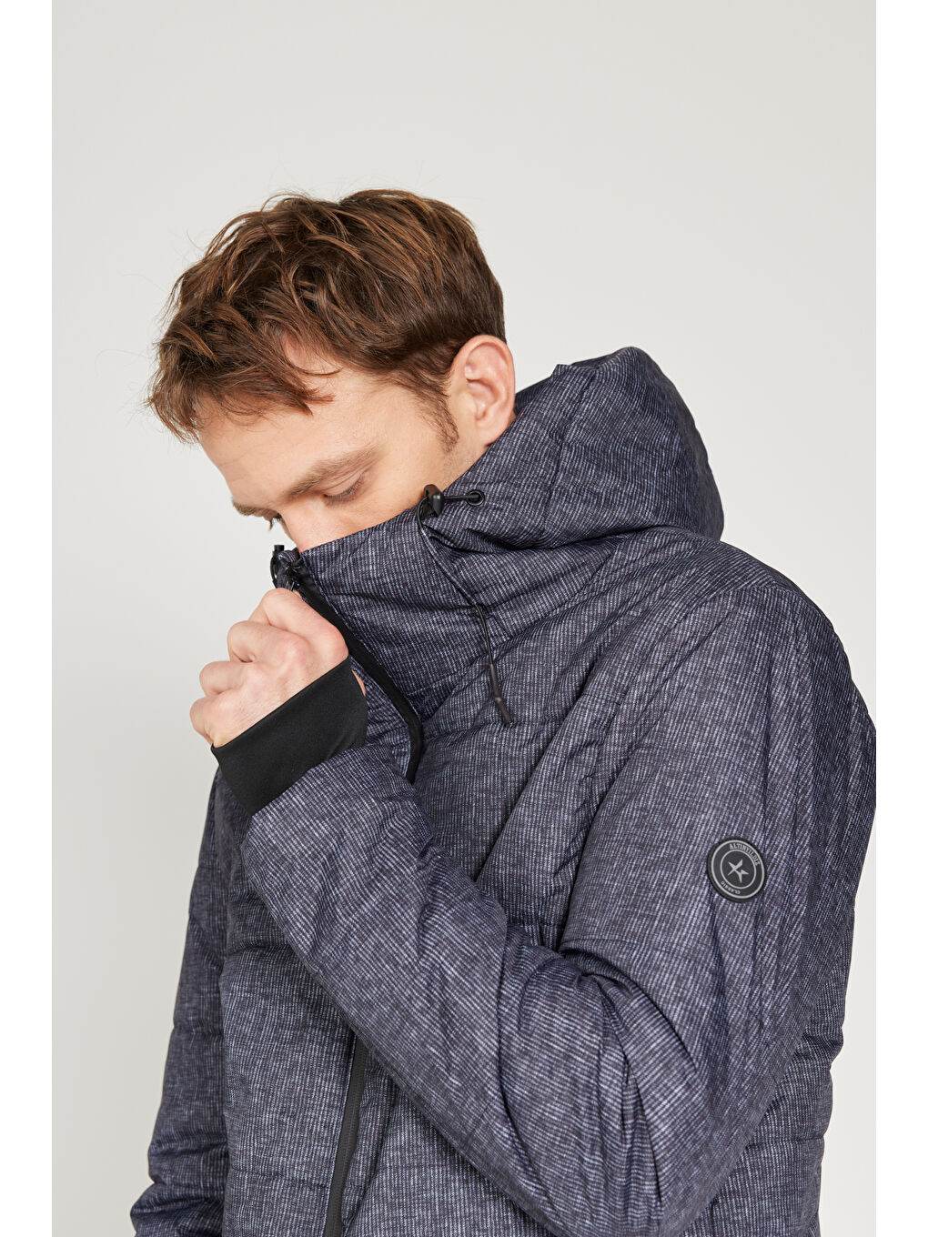 Erkek Antrasit Standart Fit Normal Kesim Kapüşonlu Desenli Mont-5