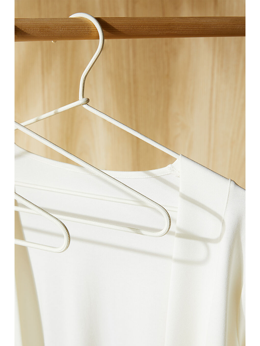 9'lu Ekru Renk Kumaş Kaplı Metal Giysi Askısı 21.5 x 42 x 0.5 cm-2