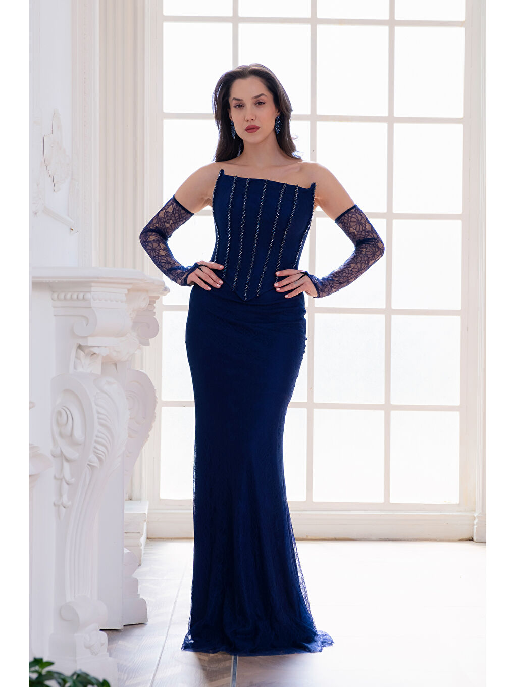 Kadın Lacivert Straplez Yaka Taşlı Dantel Detay Uzun Abiye Elbise-2