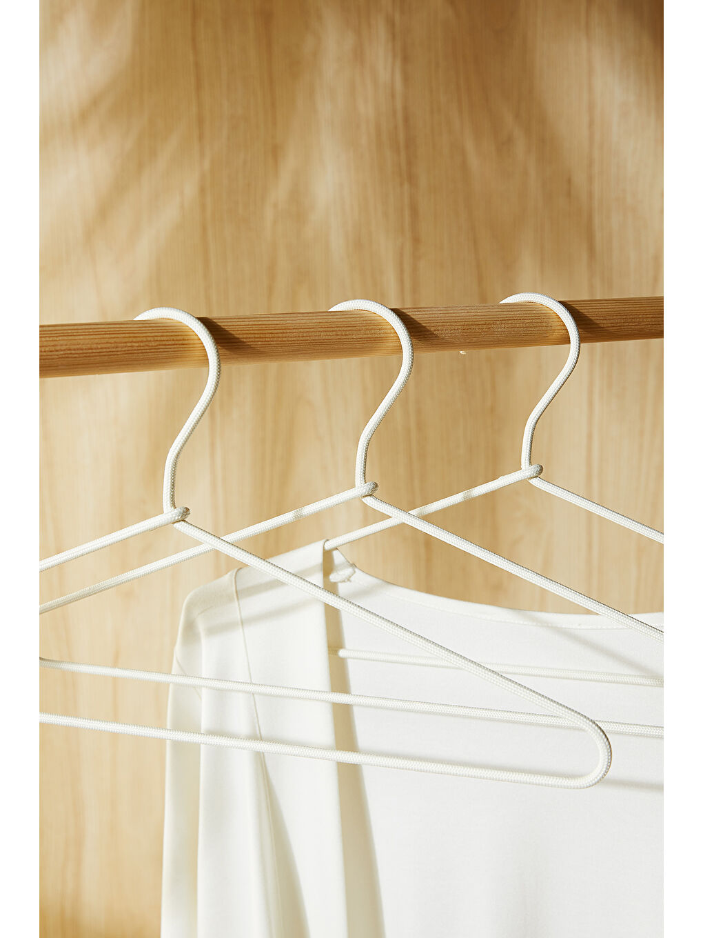9'lu Ekru Renk Kumaş Kaplı Metal Giysi Askısı 21.5 x 42 x 0.5 cm-3