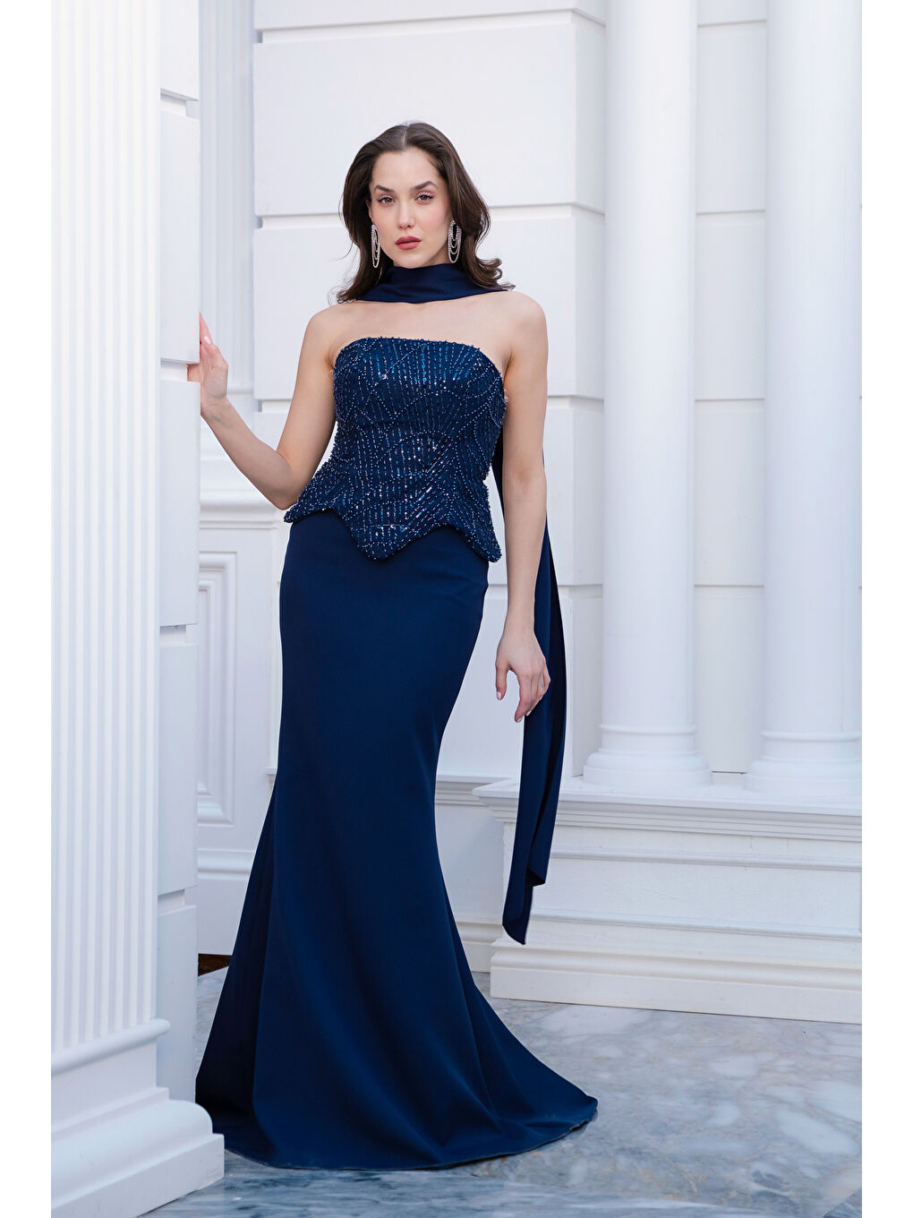 Kadın Lacivert Dar Kalıp Straplez Taşlı Uzun Balık Abiye