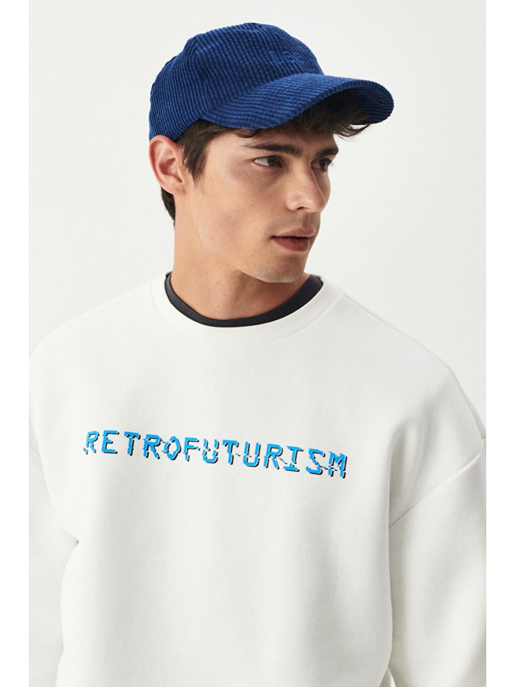 Oversize Fit Bisiklet Yaka Şardonlu Ekru Sweatshirt-3