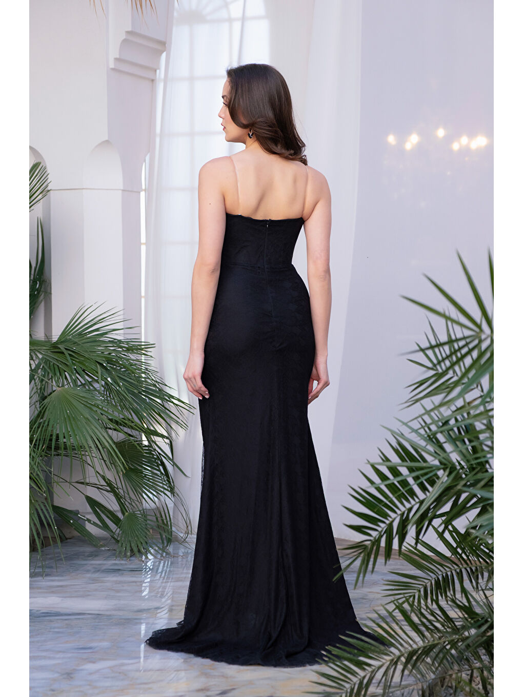 Kadın Siyah Dar Kalıp Dantel Detay Straplez Yaka Uzun Abiye Elbise-5