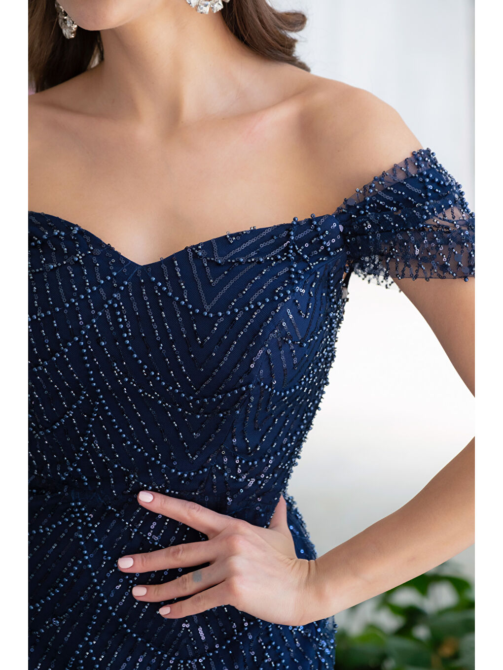 Kadın Lacivert Kayık Yaka Boncuklu Uzun Abiye Elbise-3