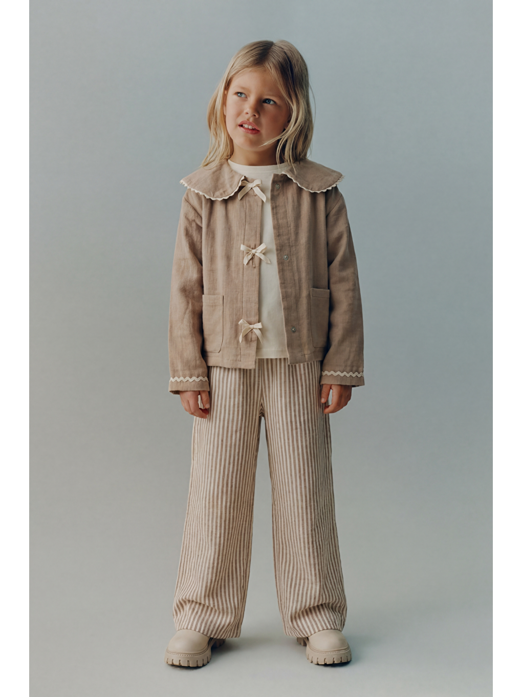 Lacivert Kız Çocuk Pamuklu Kahve Denizci Yakalı Bağcıklı Ceket Çizgili Pantolon Takım - Cep Detaylı