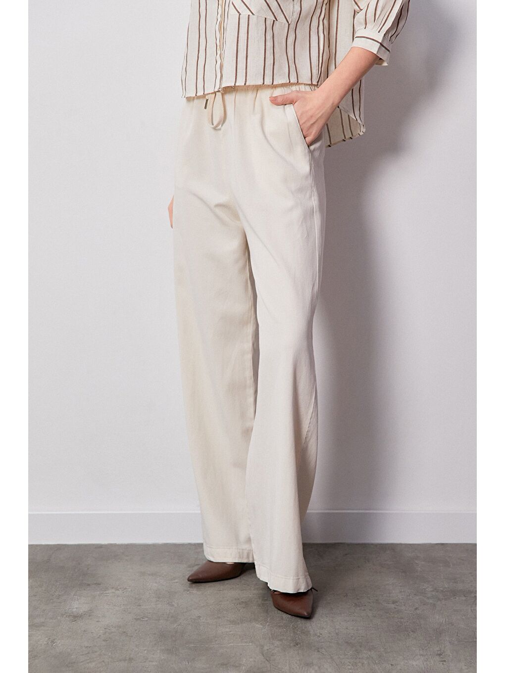 Bej Beli Bağlamalı Cepli Palazzo Pantolon-1