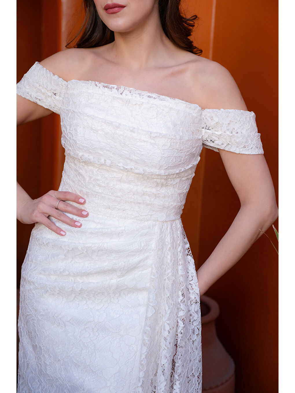 Kadın Beyaz Kayık Yaka Dantelli Midi Abiye Elbise-2