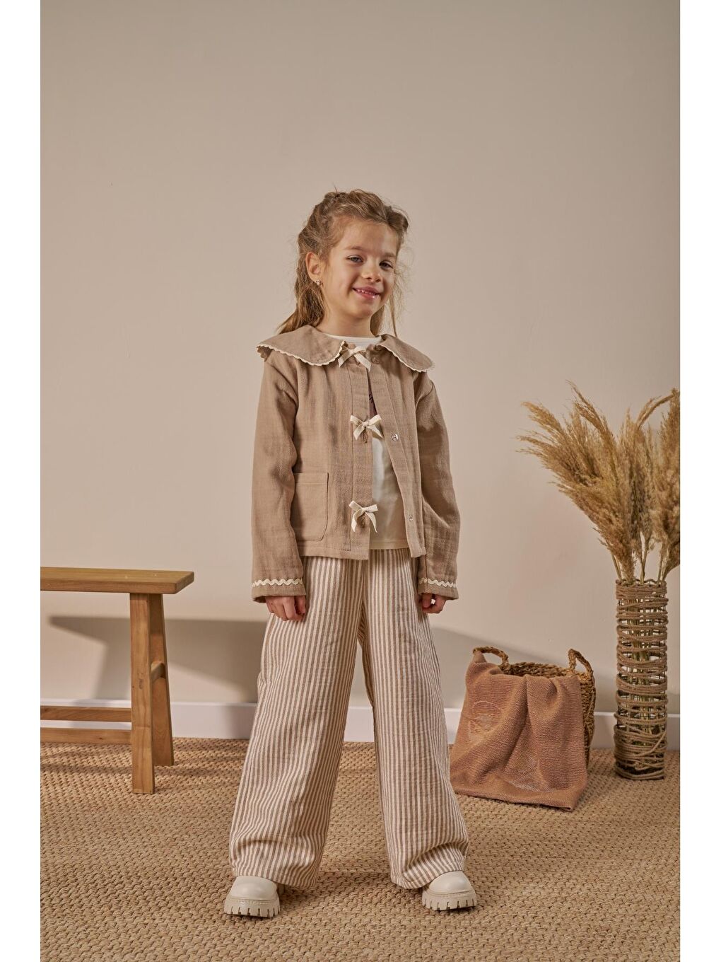 Lacivert Kız Çocuk Pamuklu Kahve Denizci Yakalı Bağcıklı Ceket Çizgili Pantolon Takım - Cep Detaylı-1