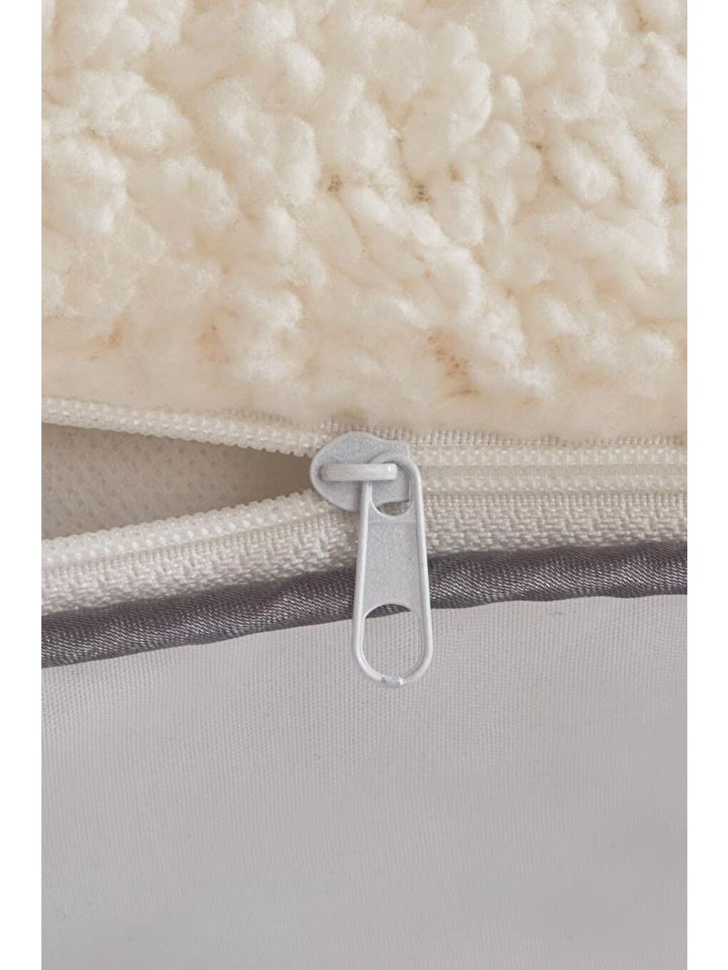 Ekru Sharpa 1000 Gr Silikon Dolgulu Pelüş Yastık Krem-3