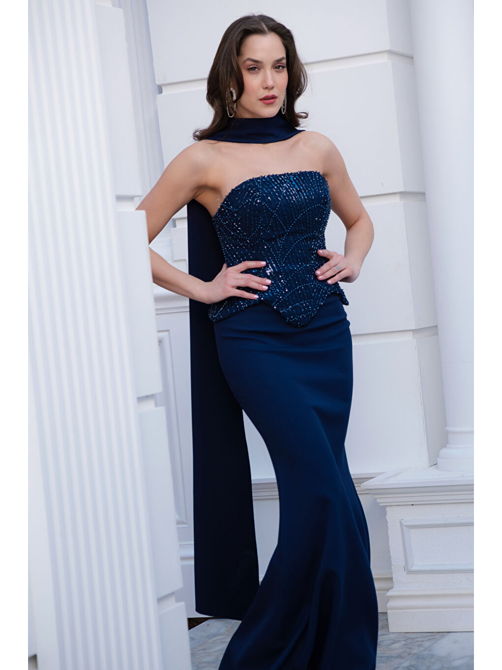 Kadın Lacivert Dar Kalıp Straplez Taşlı Uzun Balık Abiye-4