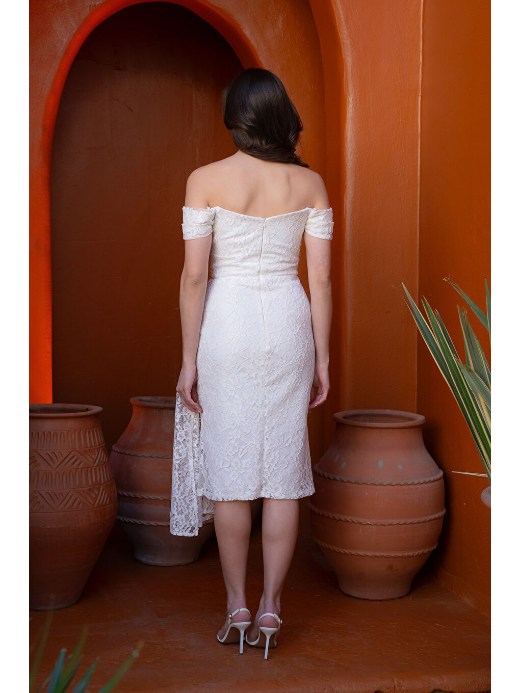 Kadın Beyaz Kayık Yaka Dantelli Midi Abiye Elbise-5