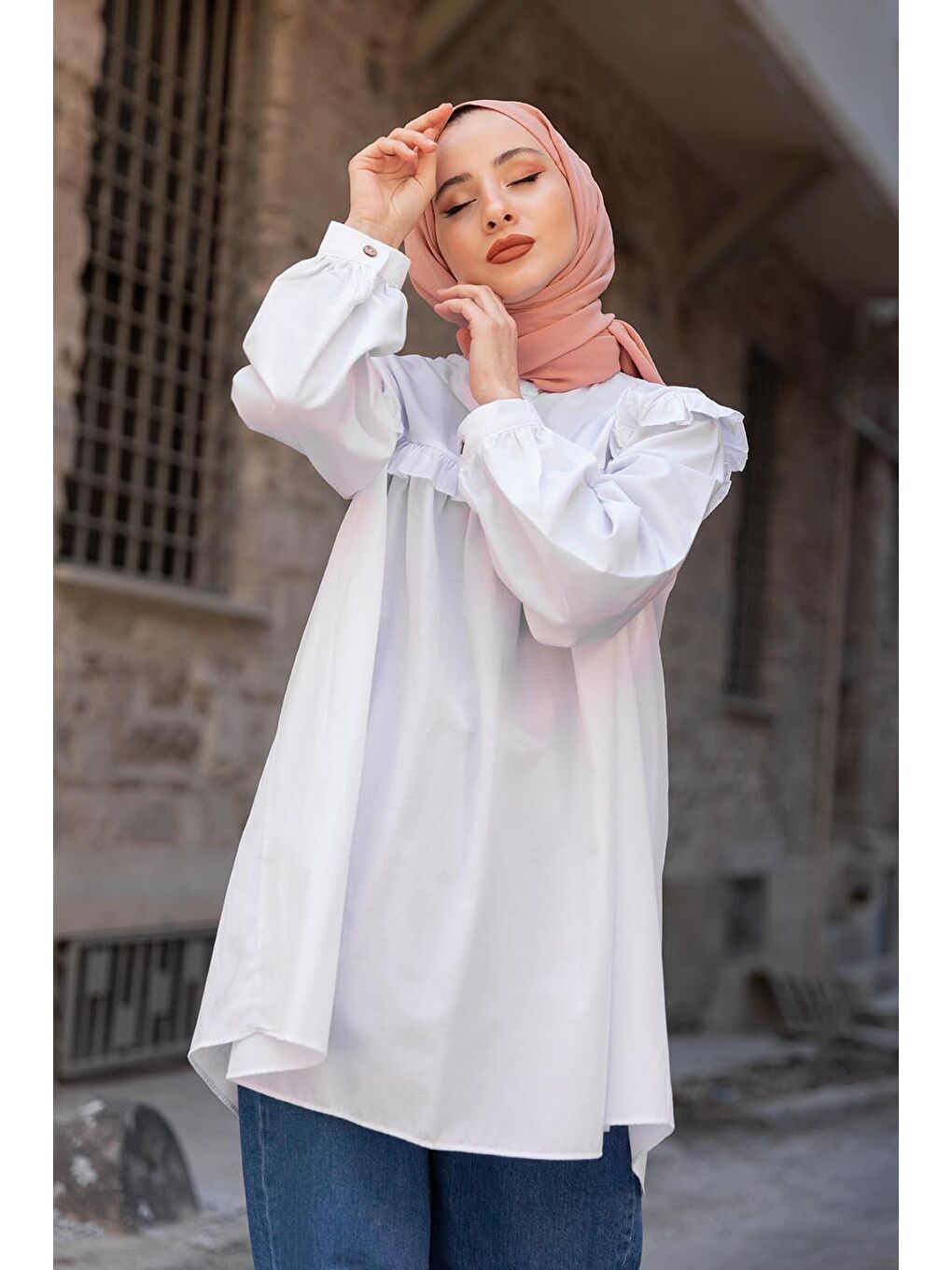 Hakim Yaka Önü Pileli Tunik Beyaz-3