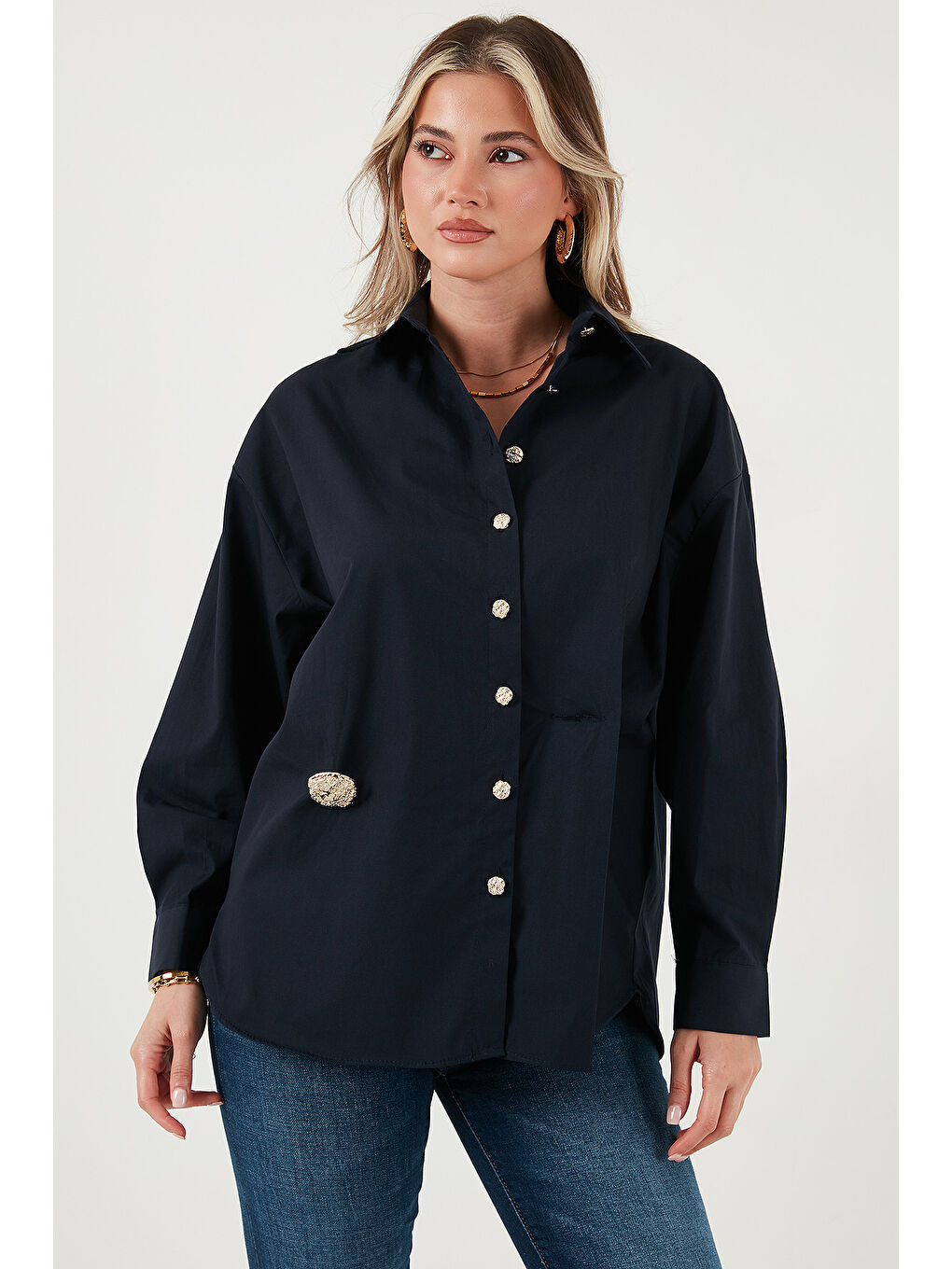 Lacivert Pamuklu Regular Fit Broş Detaylı Uzun Kollu Gömlek 6834990-2