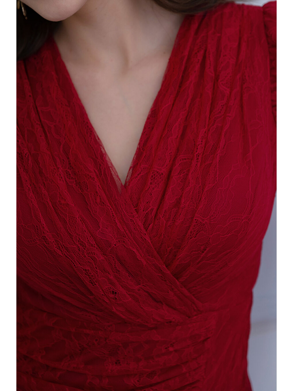 Kadın Bordo Dar Kalıp Kruvaze Yaka Dantelli Uzun Abiye Elbise-4