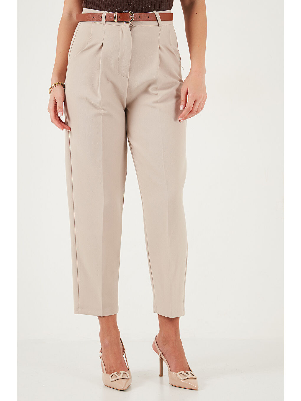 Bej Regular Fit Yüksek Bel Düz Paça Kemerli Pantolon 68350938-2