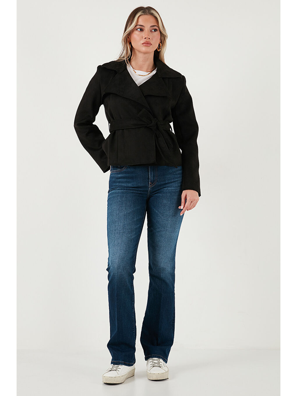 Siyah Regular Fit Kruvaze Yaka Kuşaklı Süet Dokulu Ceket 6839640-1