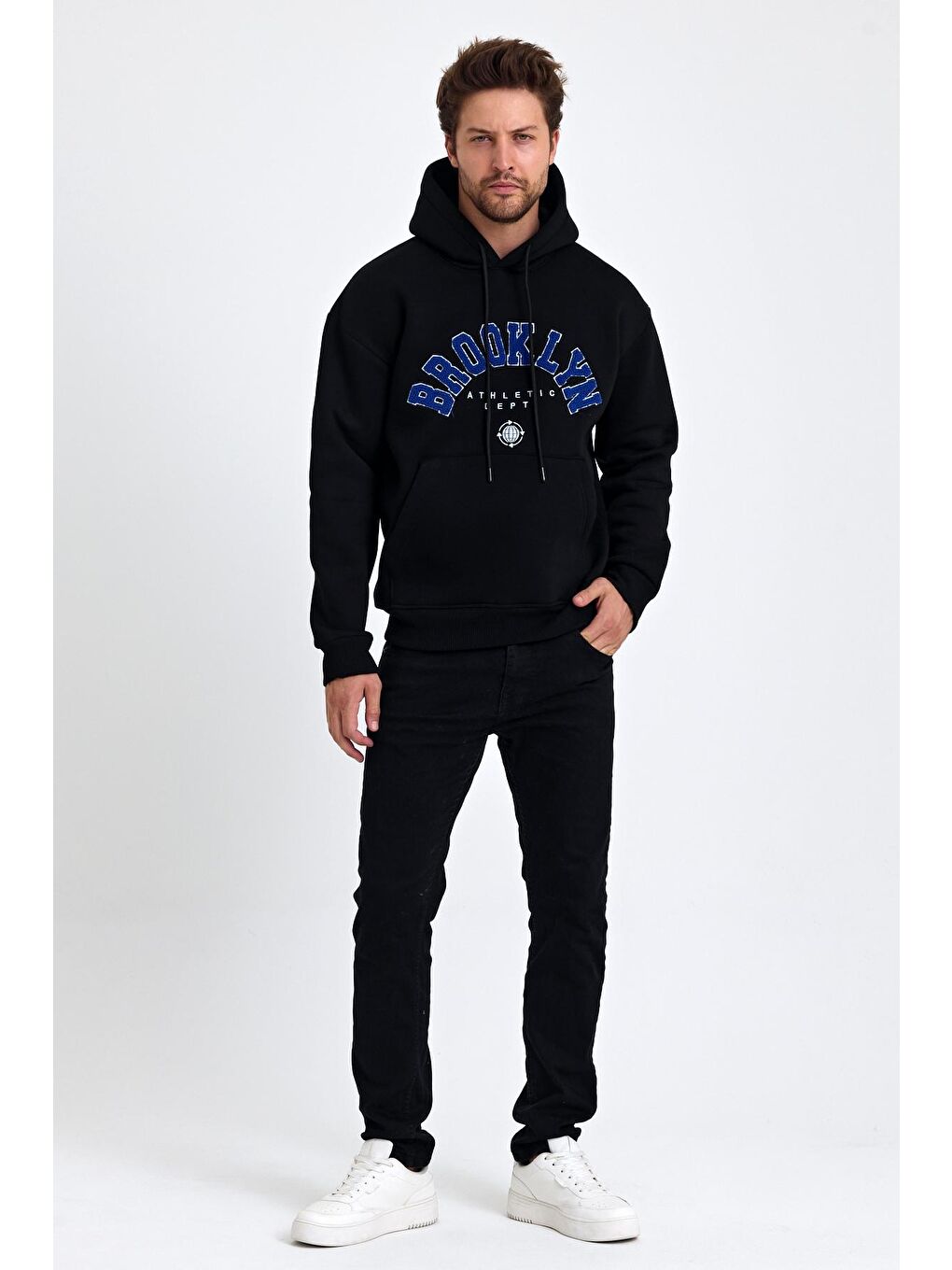 Tarz Cool Siyah Erkek Yumusaçık Kumaşlı Kapüşonlu Kordonlu Regular Fit Baskılı Sweatshirt