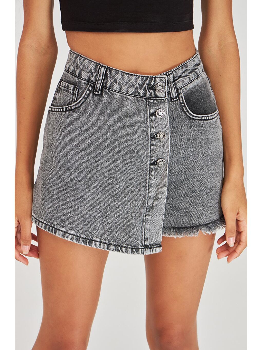Gri Kadın Füme Renk Önden Düğmeli Jean Şort Etek-2