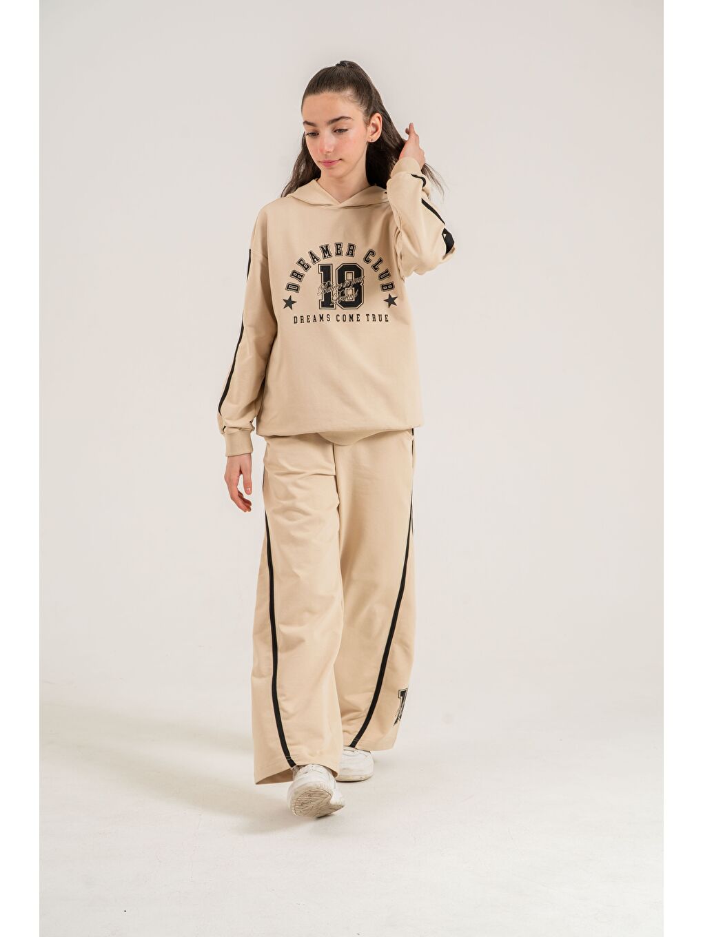 Bej Üst Kollar Biyeli Ön Baskılı Alt Yan Biyeli Sol Alt Bacak Baskılı Kız Çocuk Alt Üst Eşofman Takımı-1