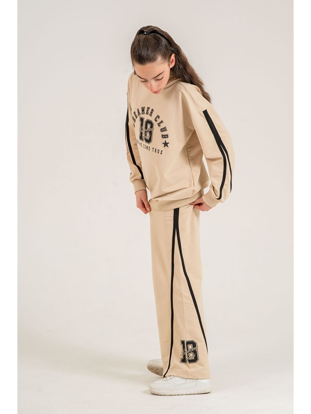 Bej Üst Kollar Biyeli Ön Baskılı Alt Yan Biyeli Sol Alt Bacak Baskılı Kız Çocuk Alt Üst Eşofman Takımı-2