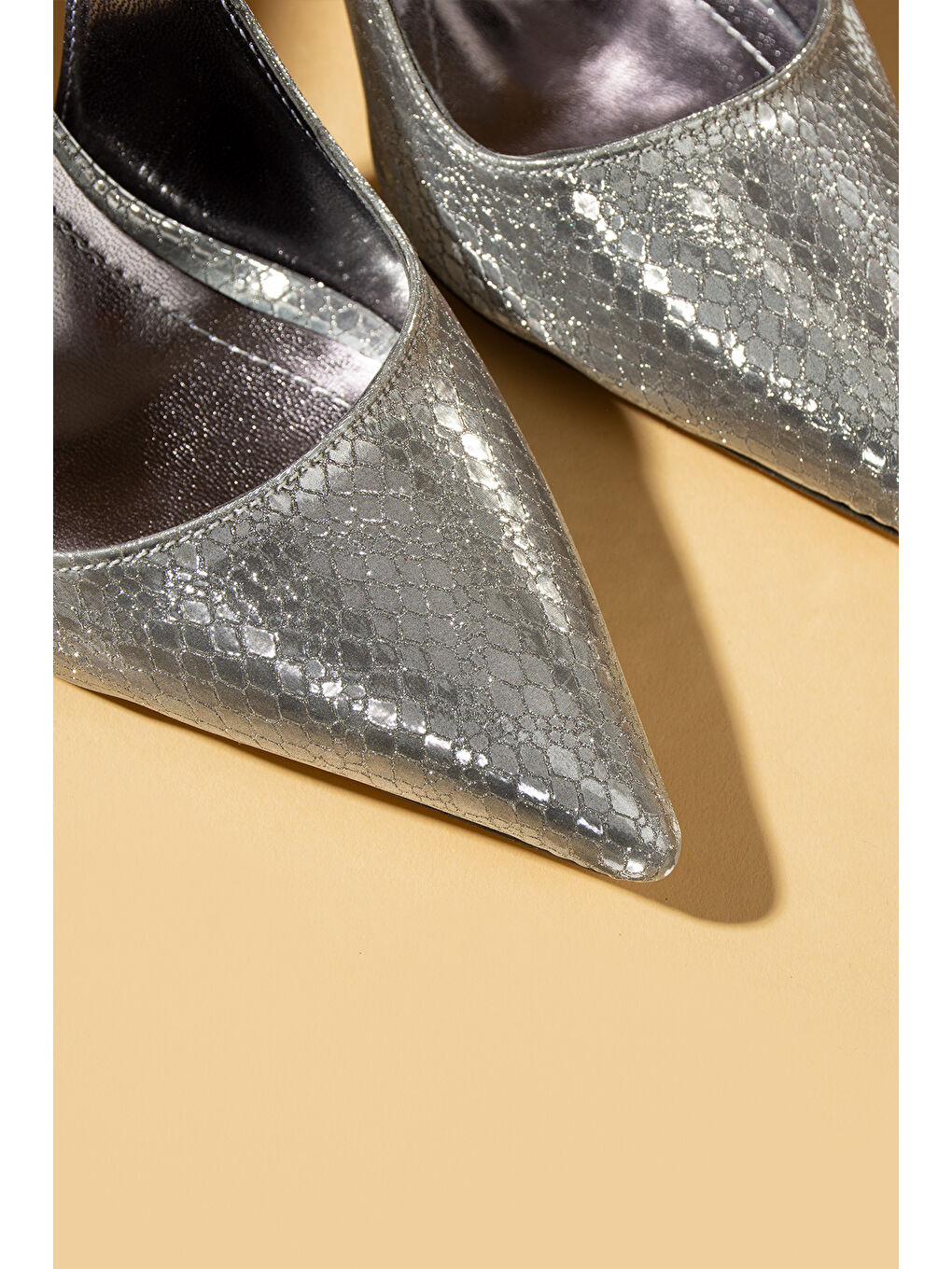 Gri Kroko Desenli Sivri Burun Arkası Açık Slingback Kadın Topuklu Ayakkabı 71-633-25Baskı-3