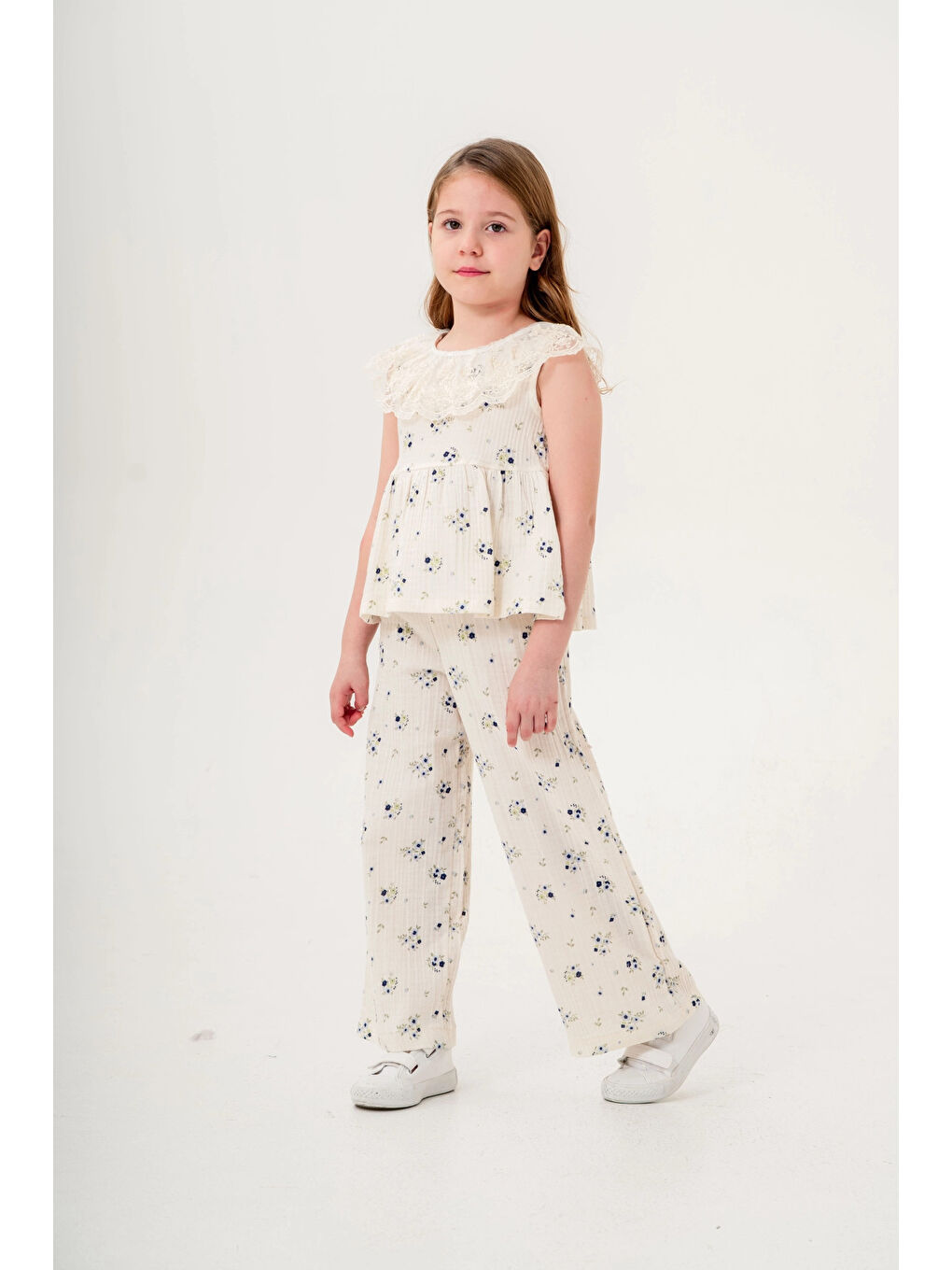 Mavi Dantel Yakalı Kız Çocuk Müslin Takım 3831-1