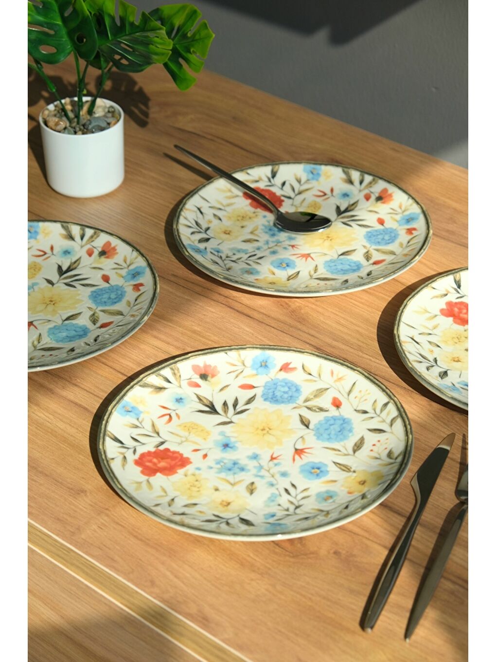 Karışık Porselen Fiori Tuval Pasta Tabağı 20cm 4 Kişilik 4 Parça TVL4PTPRS1212