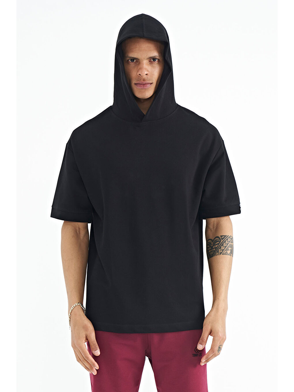 Siyah Kapüşonlu Kol Etiket Detaylı Oversize Erkek Tişört - 88179-3