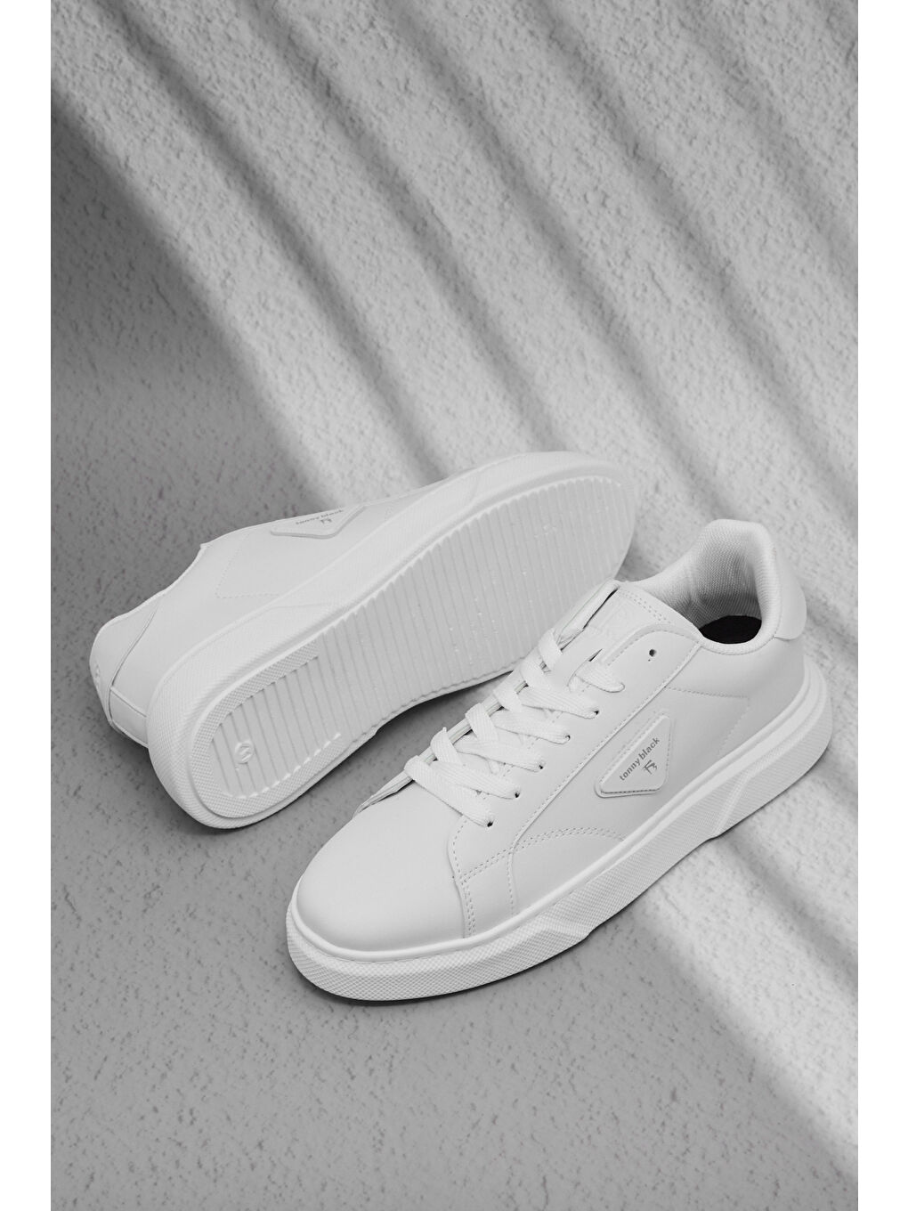 Erkek Beyaz Rahat Kalıp Termo Taban Bağcıklı Spor Ayakkabı-2