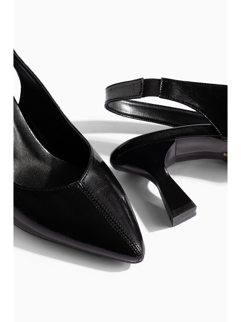 Siyah D2301 Günlük Ortopedik Kadın Klasik Topuklu Ayakkabı-1