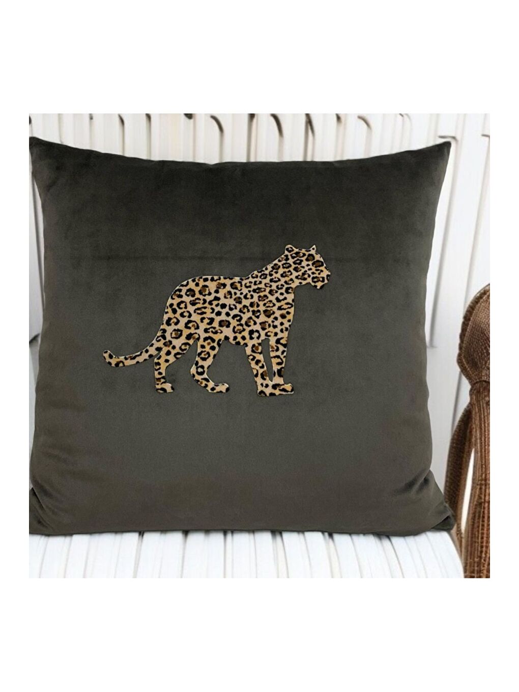Antrasit Renk Leopar Desen Dekoratif Kırlent Kılıfı 45x45-1
